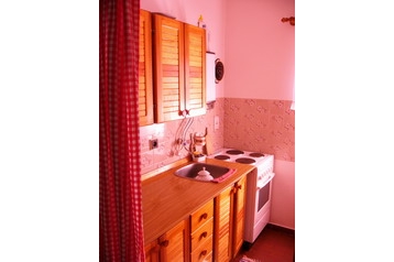 Cehia Chata Kubova Huť, Exteriorul